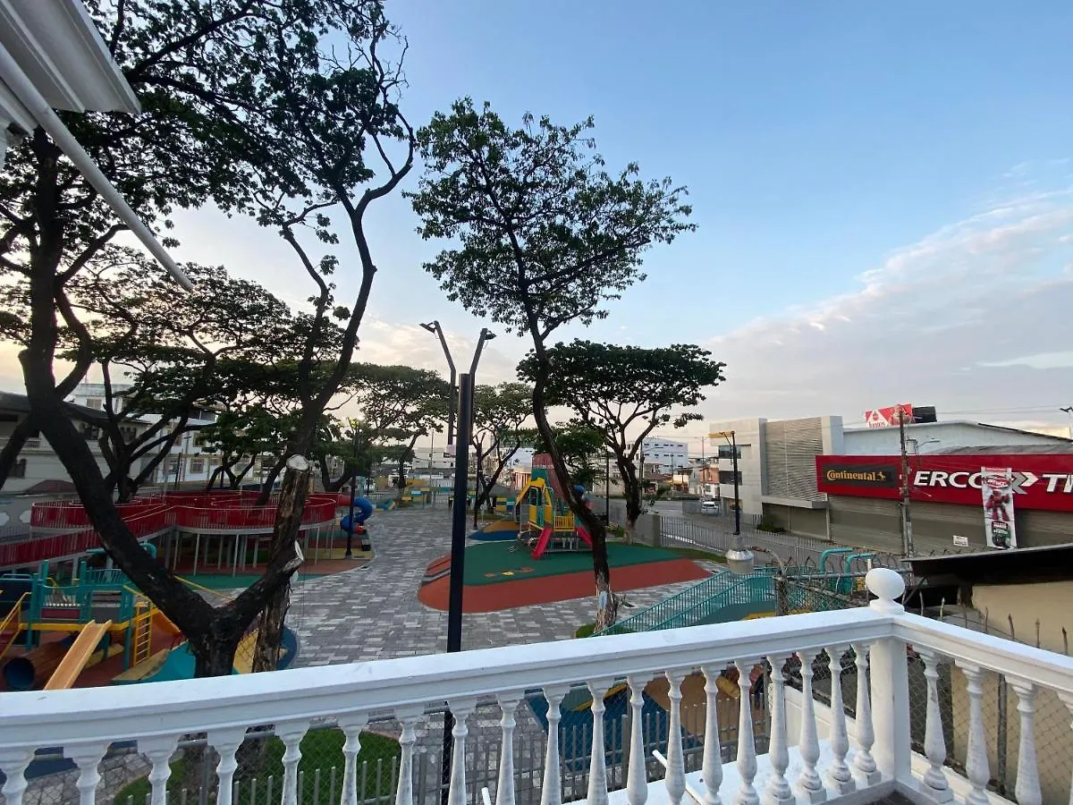 White House Apartment Guayaquil Ecuador