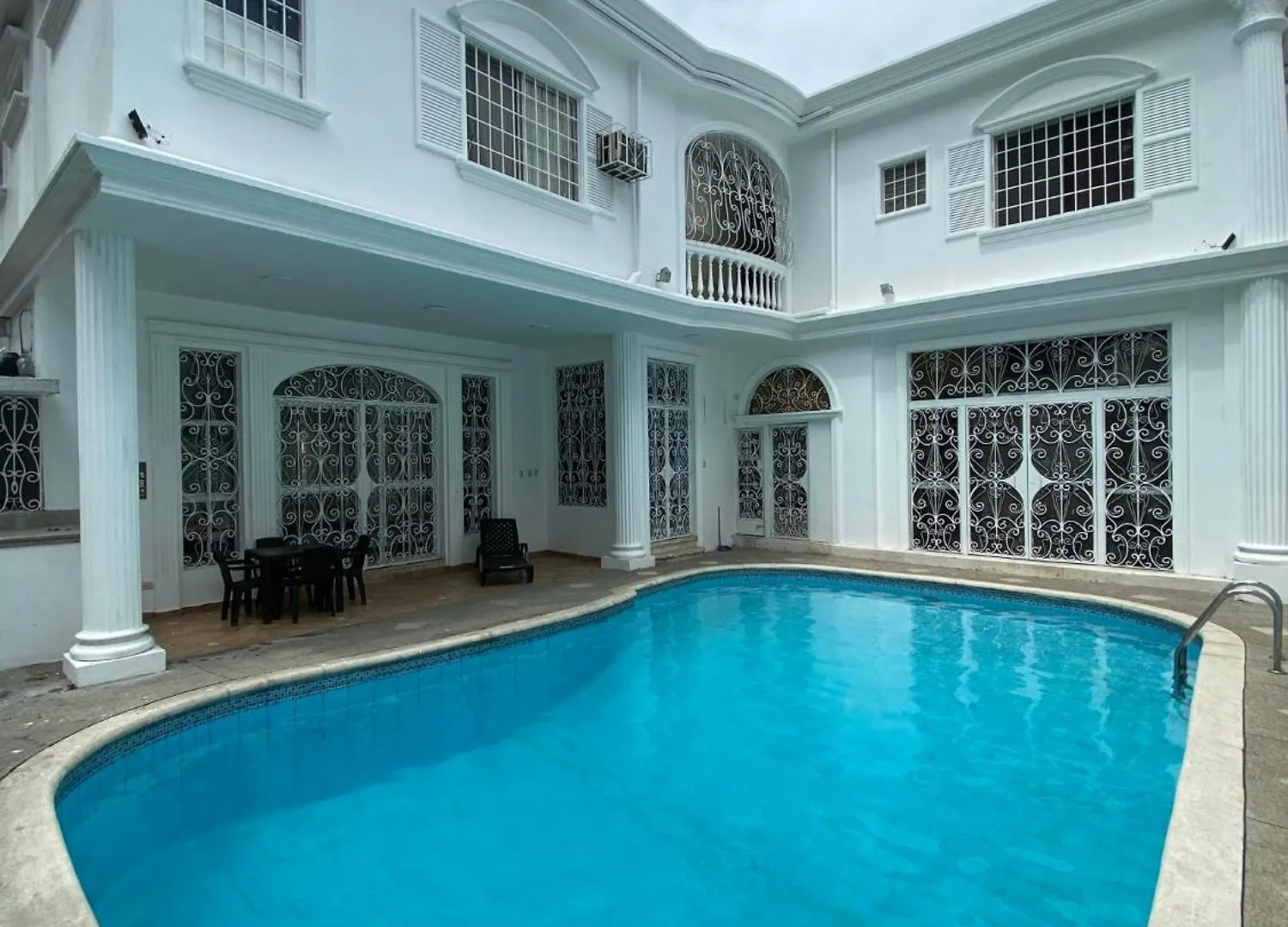 White House Apartment Guayaquil Ecuador